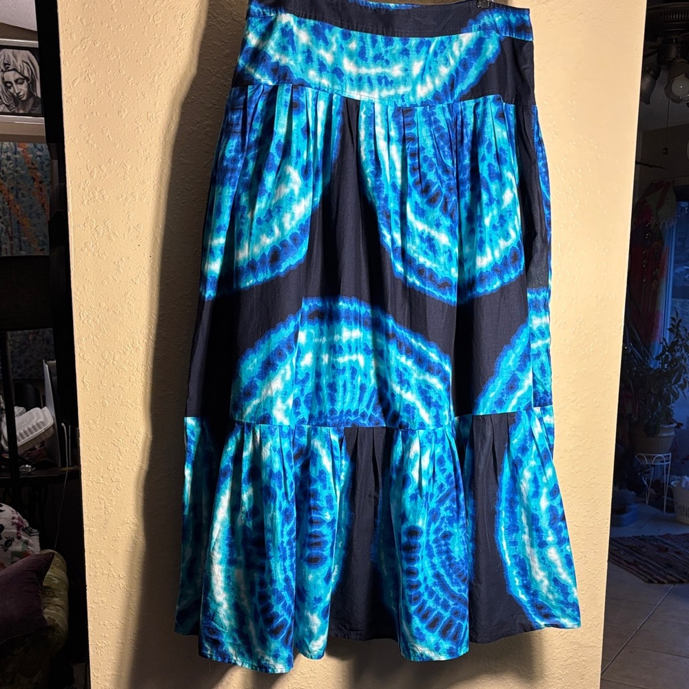 EUC JONES NEW YORK SPORT BLACK WITH BLUE TEAL AND WHITE TIE-DYE C